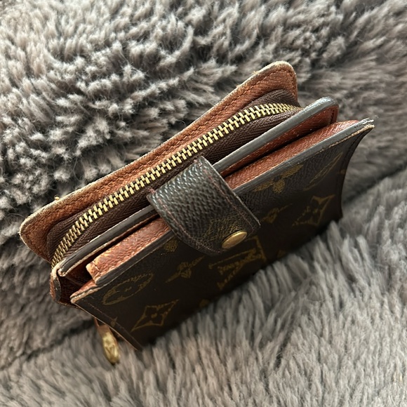 Louis Vuitton Wallet Compact - Picture 3 of 7